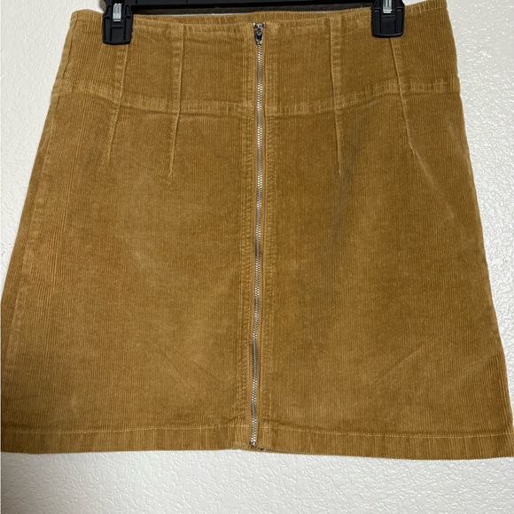 Jolt Golden Tan Corduroy Mini Skirt. Full Front Zip. Junior Size M - Picture 1 of 7